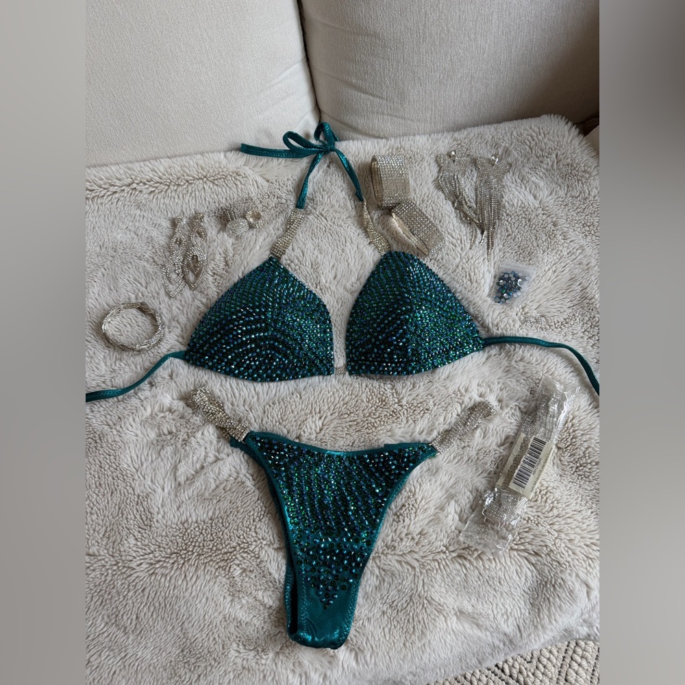 Emerald Green Rhinestone Bikini Set - Picture 2 of 4